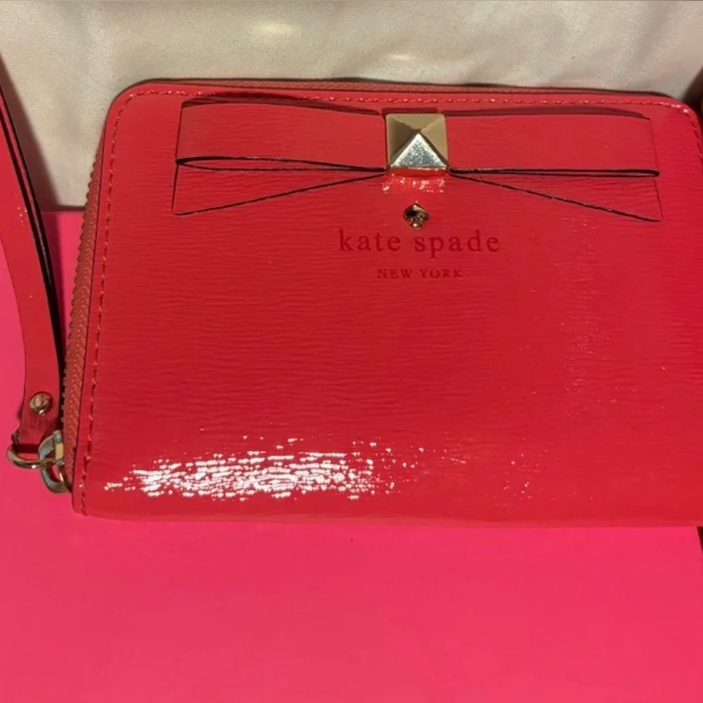 Vintage kate spade Glossy Patent Bow Wristlet wallet